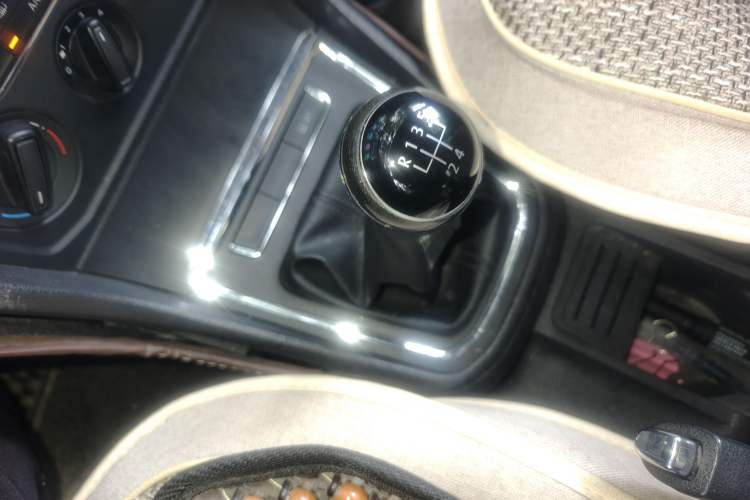 Used Volkswagen Bora 2018 1.5L Manual Fashion Model Gear Lever