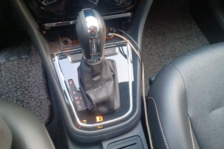 Used Volkswagen Bora 2018 1.5L Automatic Comfort Model Gear Lever