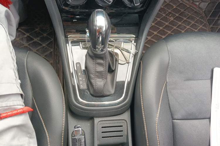 Used Volkswagen Bora 2018 1.5L Automatic Comfort Model Gear Lever