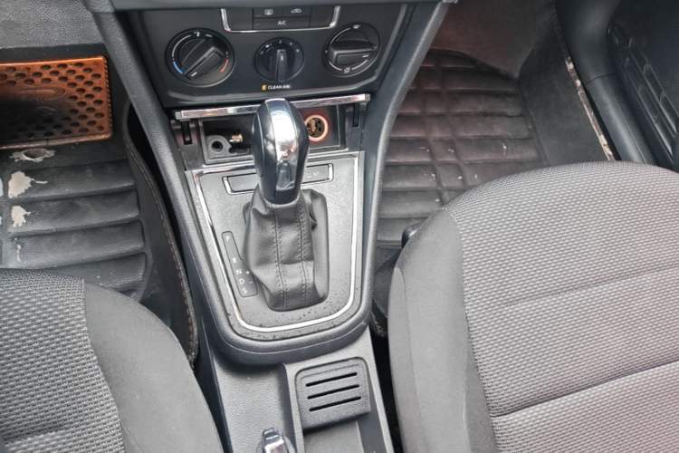 Used Volkswagen Bora 2018 1.5L Automatic Fashion Model Gear Lever