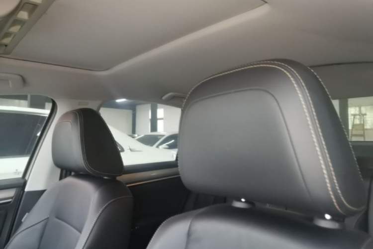 Used Volkswagen Bora 2018 1.5L Automatic Comfort Model Headliner