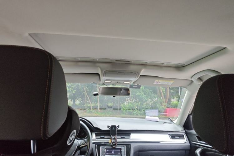 Used Volkswagen Bora 2018 1.5L Automatic Comfort Model Headliner