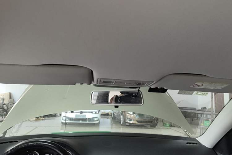 Used Volkswagen Bora 2018 1.5L Automatic Fashion Model Headliner
