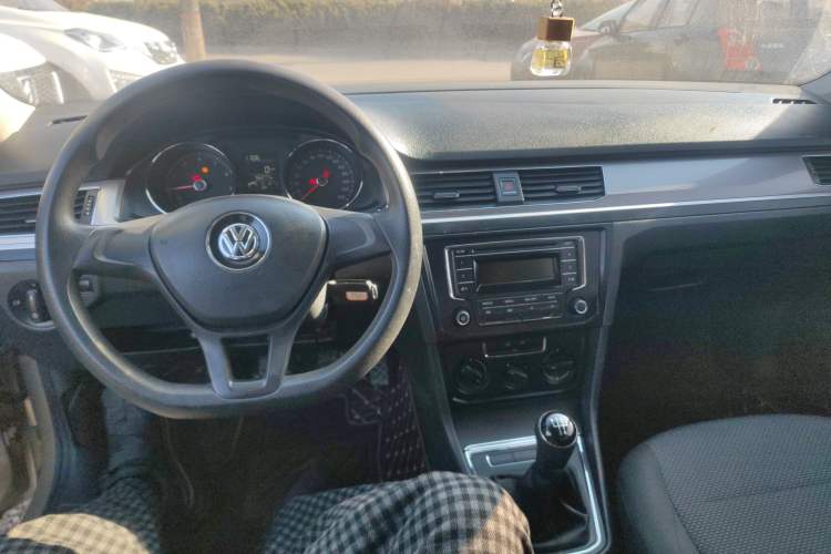 Used Volkswagen Bora 2018 1.5L Manual Fashion Model Interior 2
