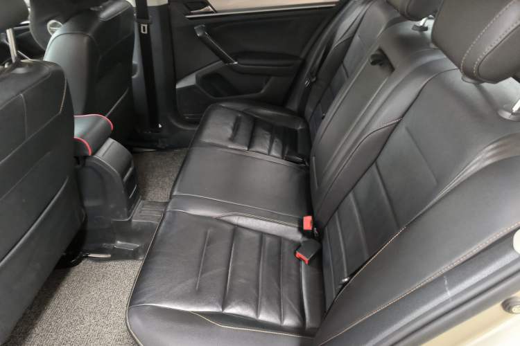 Used Volkswagen Bora 2018 1.5L Automatic Comfort Model Interior 4