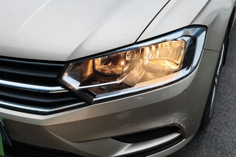 Used Volkswagen Bora 2018 1.5L Automatic Fashion Model Left Front Headlight
