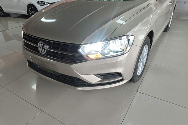 Used Volkswagen Bora 2018 1.5L Automatic Fashion Model Left Front Headlight