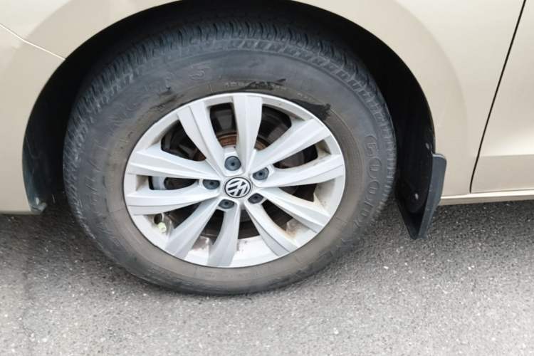 Used Volkswagen Bora 2018 1.5L Automatic Fashion Model Left Front Wheel Hub