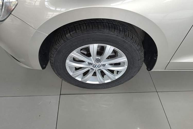 Used Volkswagen Bora 2018 1.5L Automatic Fashion Model Left Front Wheel Hub