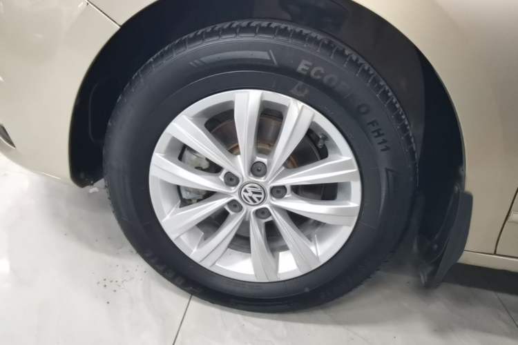 Used Volkswagen Bora 2018 1.5L Automatic Fashion Model Left Front Wheel Hub