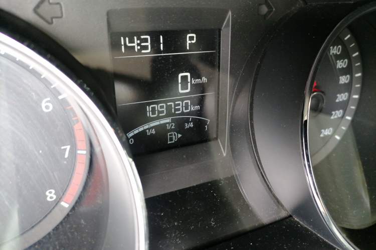 Used Volkswagen Bora 2018 1.5L Automatic Fashion Model Odometer Close Up