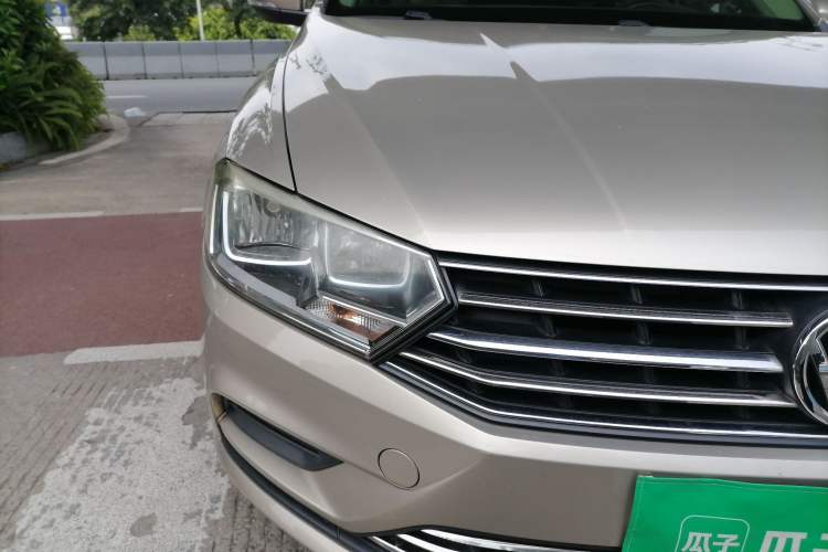 Used Volkswagen Bora 2018 1.5L Automatic Fashion Model Right Front Headlight