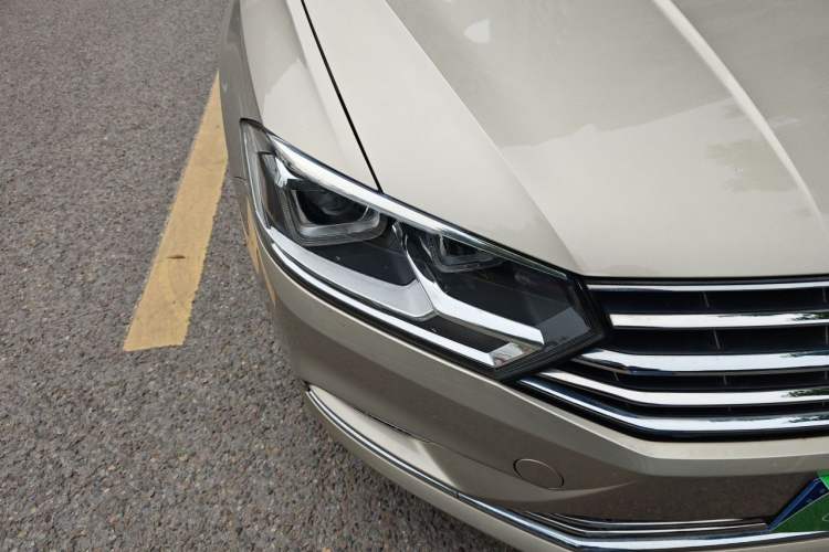 Used Volkswagen Bora 2018 1.5L Automatic Comfort Model Right Front Headlight