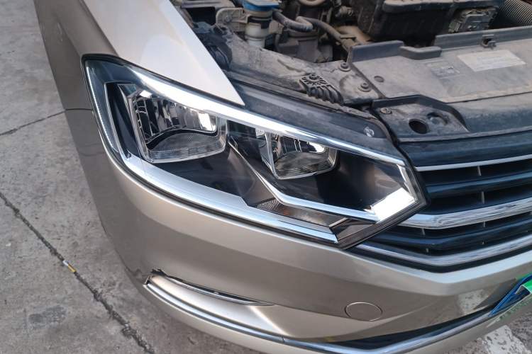Used Volkswagen Bora 2018 1.5L Automatic Comfort Model Right Front Headlight
