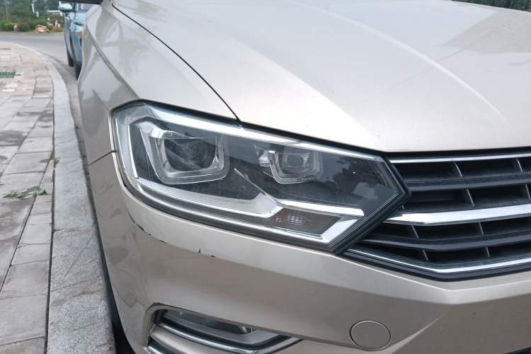Used Volkswagen Bora 2018 1.5L Automatic Comfort Model Right Front Headlight