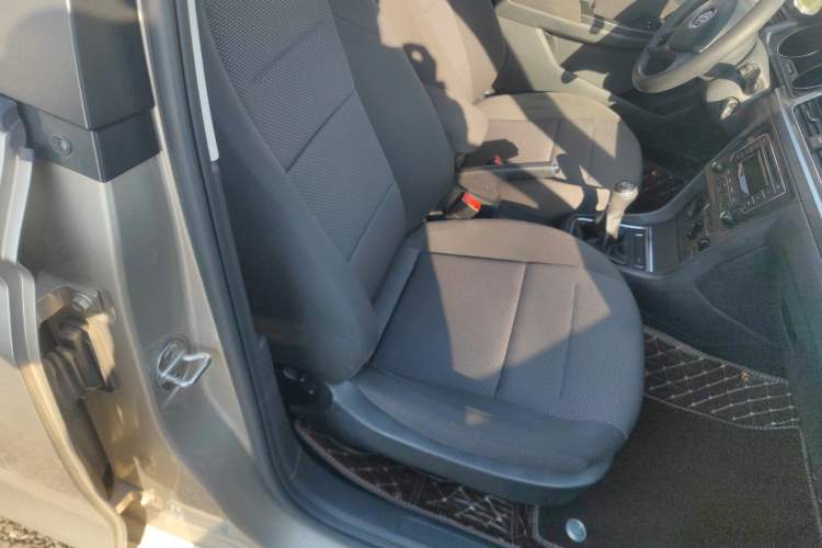 Used Volkswagen Bora 2018 1.5L Manual Fashion Model Right Front Seat