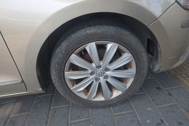 Used Volkswagen Bora 2018 1.5L Automatic Comfort Model Right Front Wheel Hub