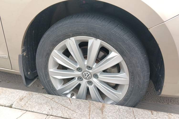Used Volkswagen Bora 2018 1.5L Automatic Comfort Model Right Front Wheel Hub