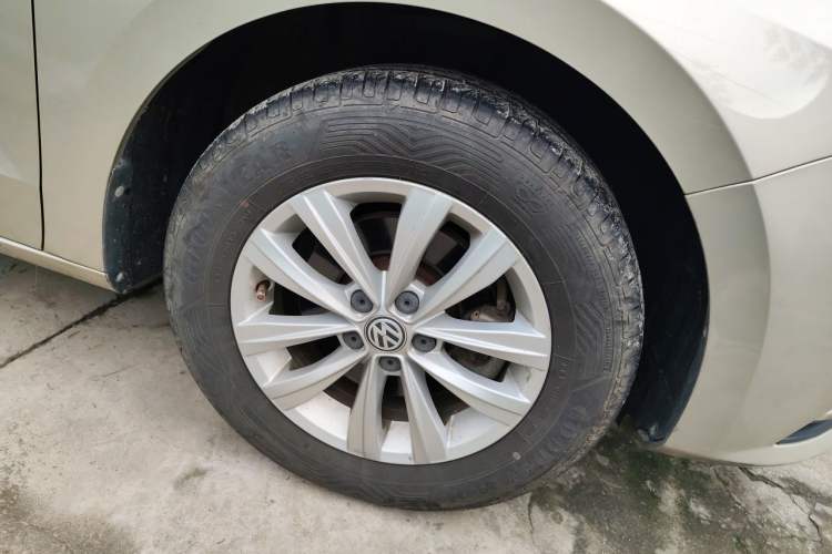 Used Volkswagen Bora 2018 1.5L Manual Fashion Model Right Front Wheel Hub