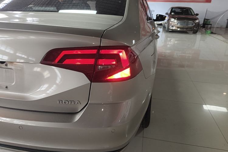 Used Volkswagen Bora 2018 1.5L Automatic Fashion Model Right Rear Taillight