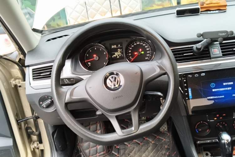 Used Volkswagen Bora 2018 1.5L Automatic Fashion Model Steering Wheel