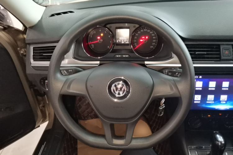 Used Volkswagen Bora 2018 1.5L Automatic Fashion Model Steering Wheel