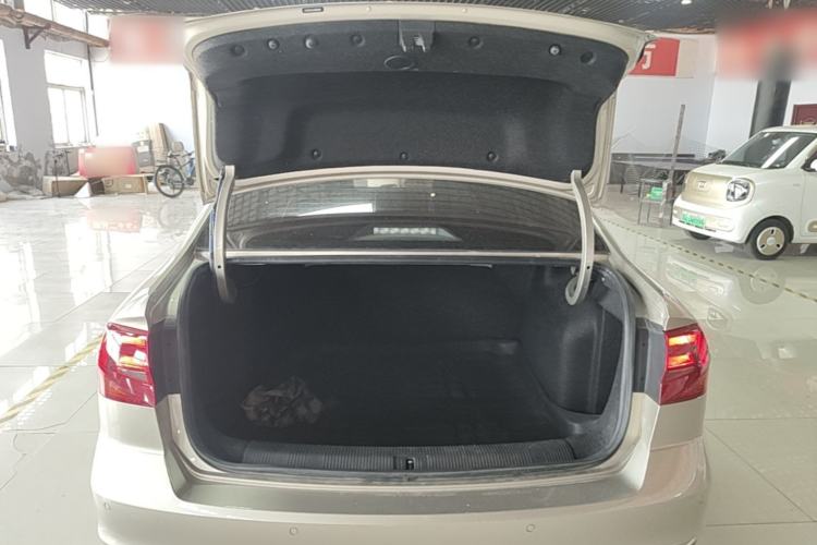 Used Volkswagen Bora 2018 1.5L Automatic Fashion Model Trunk