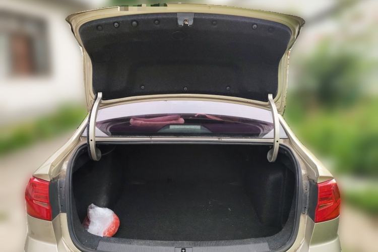 Used Volkswagen Bora 2018 1.5L Manual Fashion Model Trunk