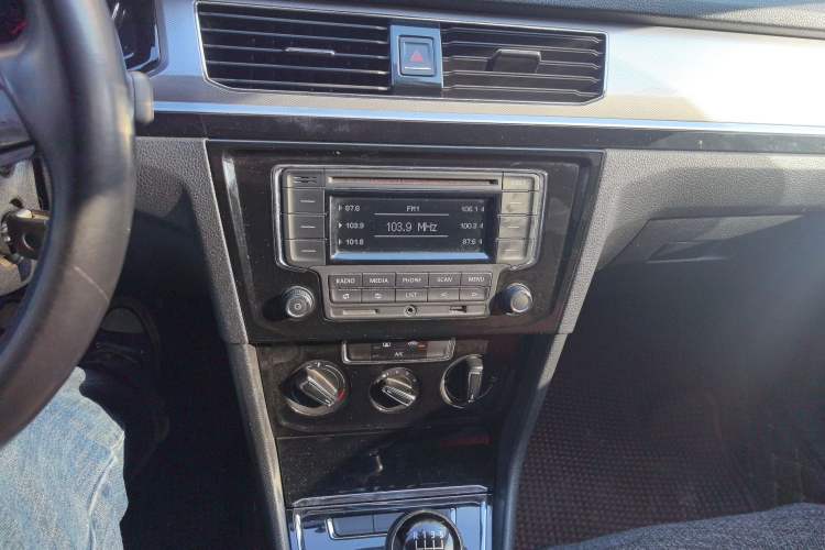 Used Volkswagen Bora 2018 1.5L Manual Comfort Model Audio And AC Panel