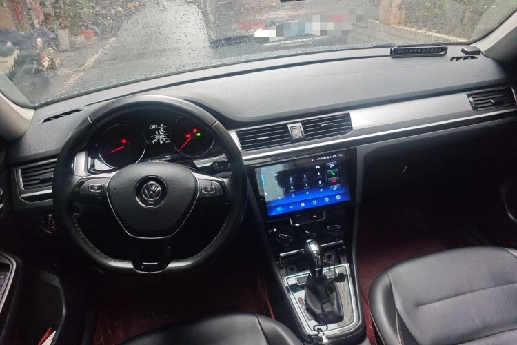 Used Volkswagen Bora 2018 1.5L Automatic Comfort Model Center Console