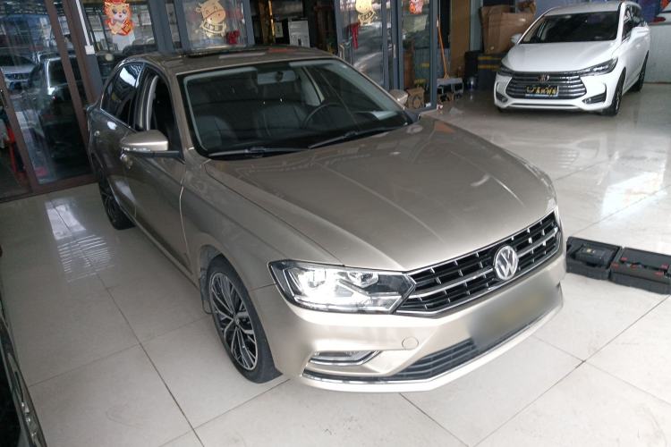 Used Volkswagen Bora 2018 1.5L Automatic Comfort Model Front Right 45 Deg