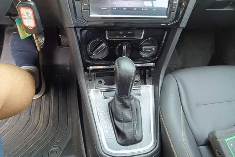 Used Volkswagen Bora 2018 1.5L Automatic Comfort Model Gear Lever
