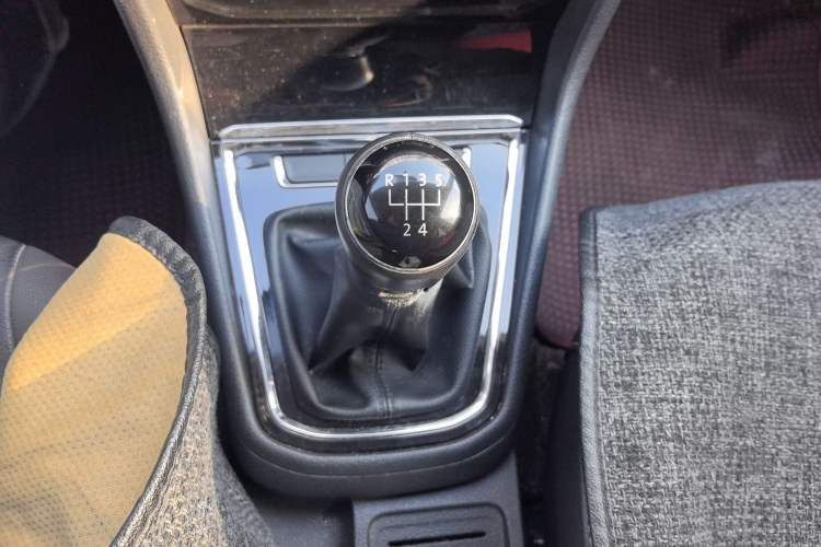 Used Volkswagen Bora 2018 1.5L Manual Comfort Model Gear Lever
