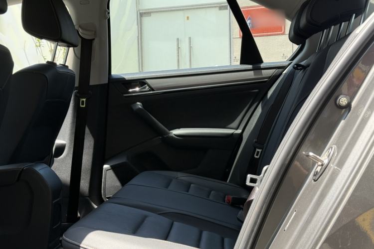 Used Volkswagen Bora 2018 1.5L Automatic Comfort Model Interior 4