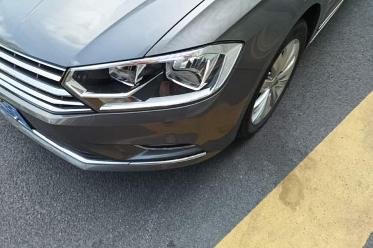 Used Volkswagen Bora 2018 1.5L Automatic Comfort Model Left Front Headlight