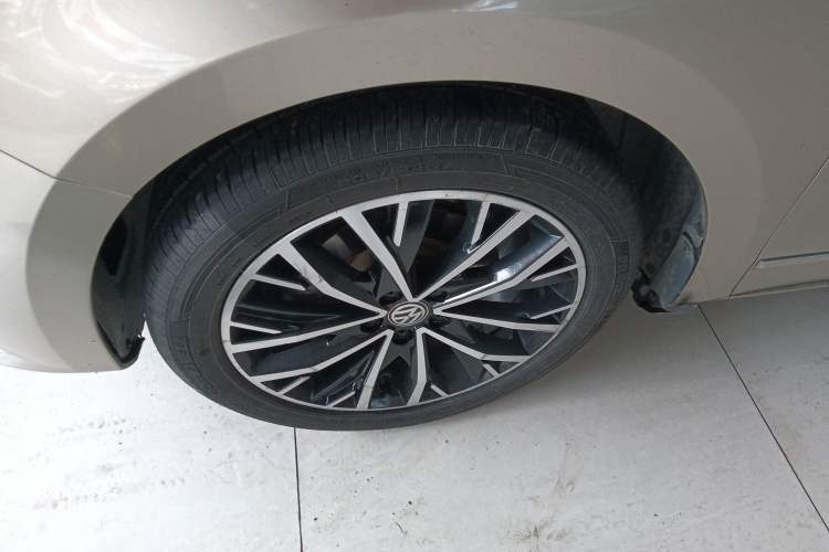 Used Volkswagen Bora 2018 1.5L Automatic Comfort Model Left Front Wheel Hub