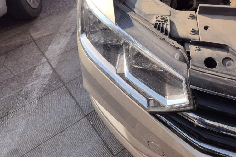Used Volkswagen Bora 2018 1.5L Manual Comfort Model Right Front Headlight