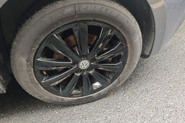 Used Volkswagen Bora 2018 1.5L Automatic Comfort Model Right Front Wheel Hub