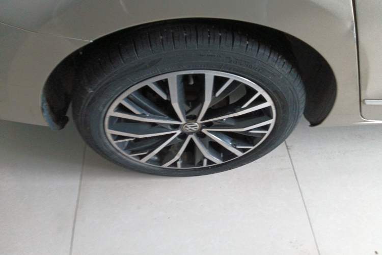 Used Volkswagen Bora 2018 1.5L Automatic Comfort Model Right Rear Wheel Hub