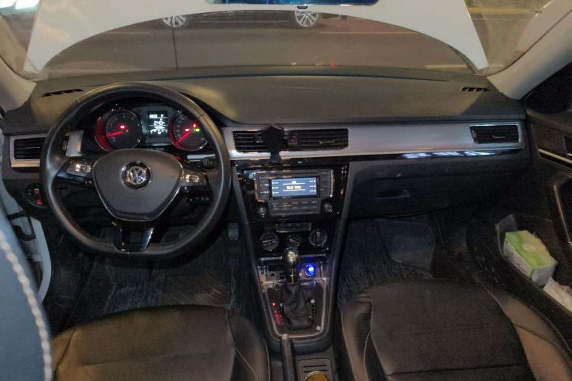 Used Volkswagen Bora 2018 1.5L Automatic Comfort Model Center Console