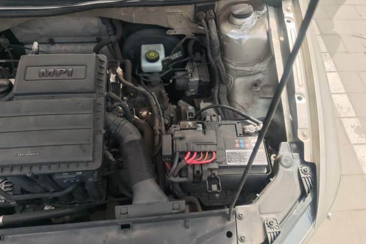 Used Volkswagen Bora 2018 1.5L Automatic Fashion Model Engine Bay Left