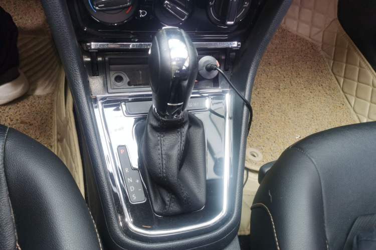 Used Volkswagen Bora 2018 1.5L Automatic Comfort Model Gear Lever