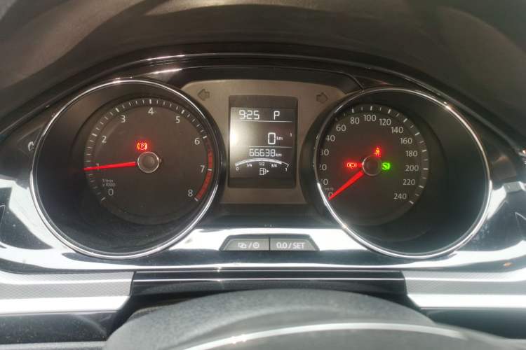 Used Volkswagen Bora 2018 1.5L Automatic Comfort Model Odometer Close Up