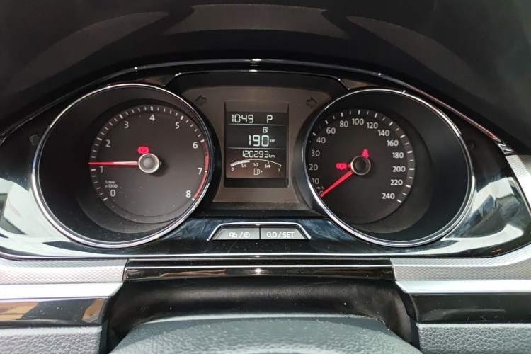 Used Volkswagen Bora 2018 230TSI DSG Comfort Model Odometer Close Up