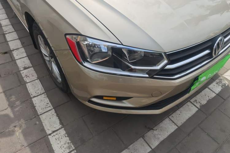 Used Volkswagen Bora 2018 1.5L Automatic Fashion Model Right Front Headlight