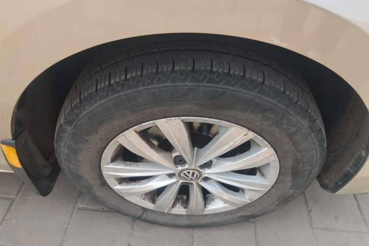 Used Volkswagen Bora 2018 1.5L Automatic Fashion Model Right Front Wheel Hub