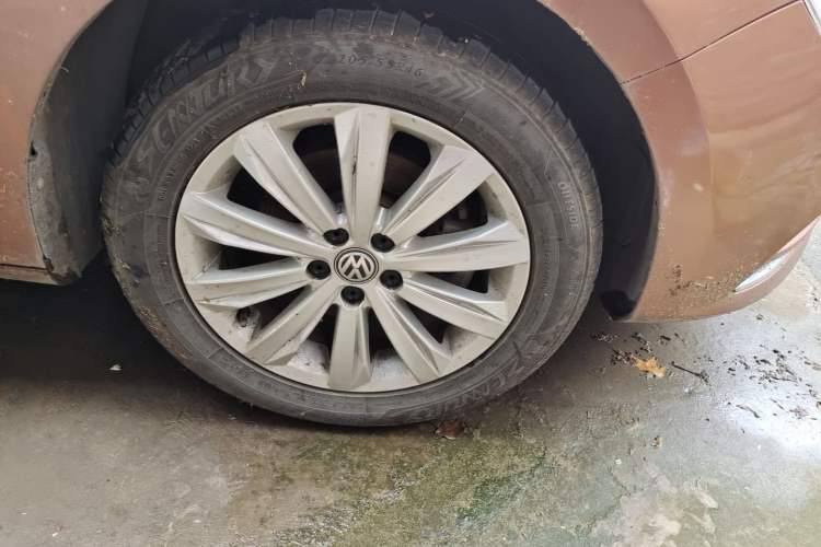 Used Volkswagen Bora 2018 1.5L Automatic Comfort Model Right Front Wheel Hub