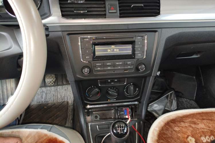 Used Volkswagen Bora 2018 1.5L Manual Fashion Model Audio And AC Panel