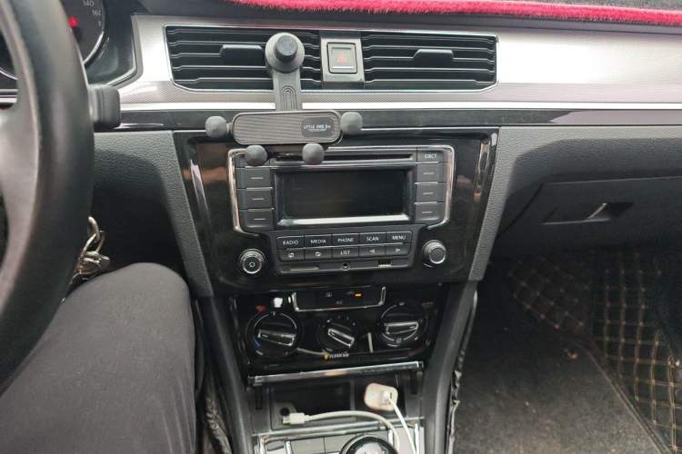 Used Volkswagen Bora 2018 1.5L Manual Comfort Model Audio And AC Panel