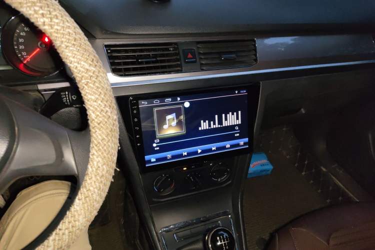 Used Volkswagen Bora 2018 1.5L Manual Fashion Model Audio And AC Panel
